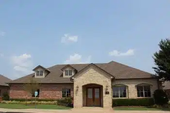 Exterior view of the Oklahoma Scoliosis Care Center building